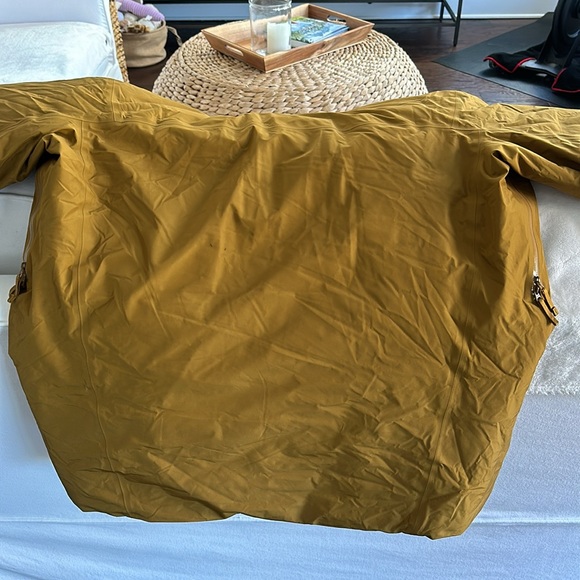 Arc’teryx Macai jacket, size large - Picture 10 of 14